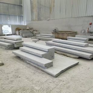 包头 整石台阶（大面火烧+侧面自然面），出货前厂内拼装