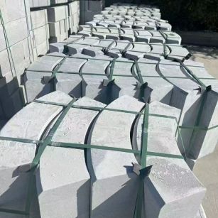 包头 芝麻灰弧形路沿石