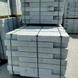 包头 芙蓉白花岗岩路沿石、平石尺寸标准，色泽均匀