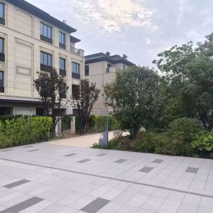 包头 芝麻白与芝麻白搭配铺装，尺寸1200*600