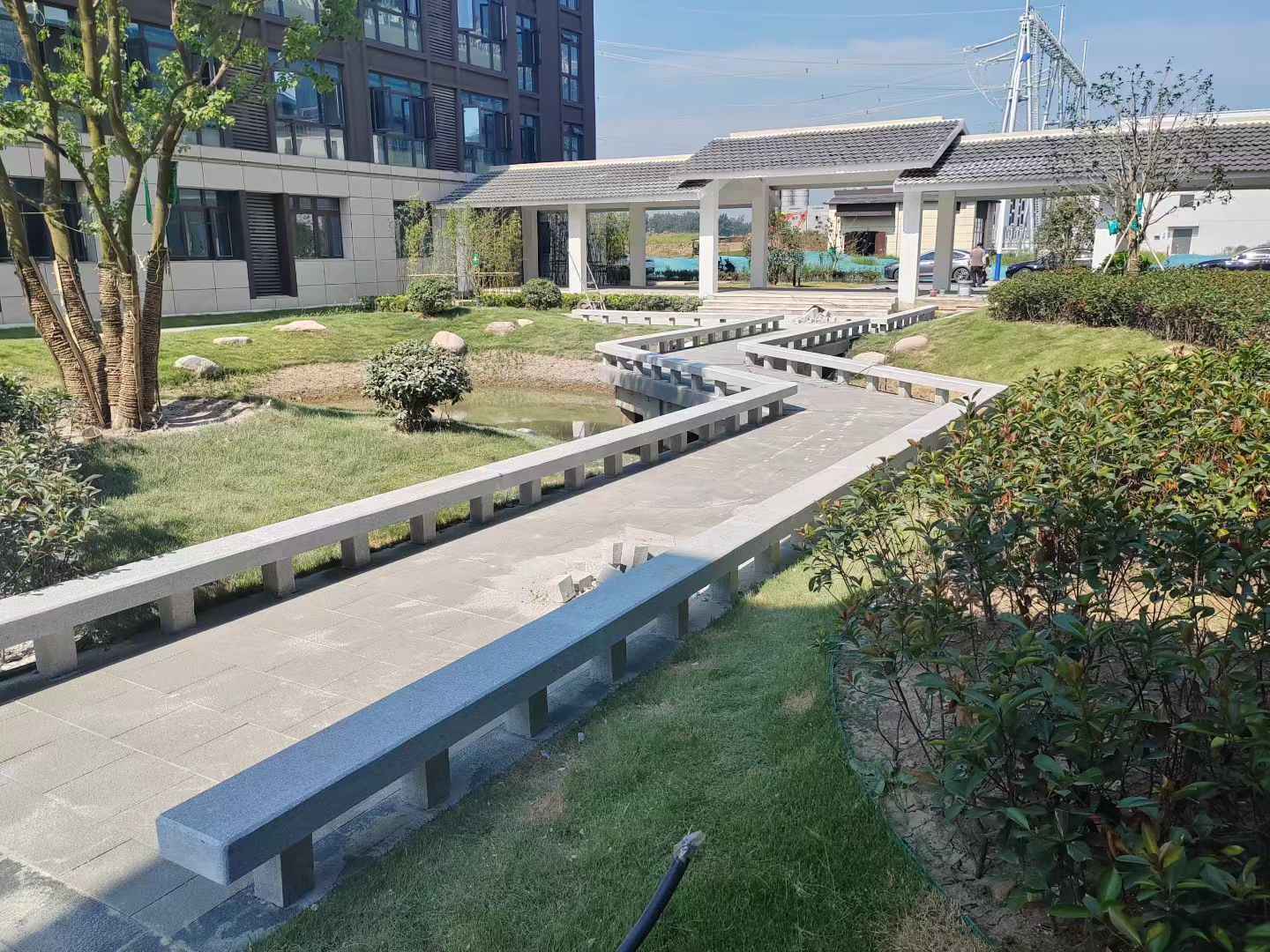 包头 芝麻灰小区坐凳&栏杆安装效果