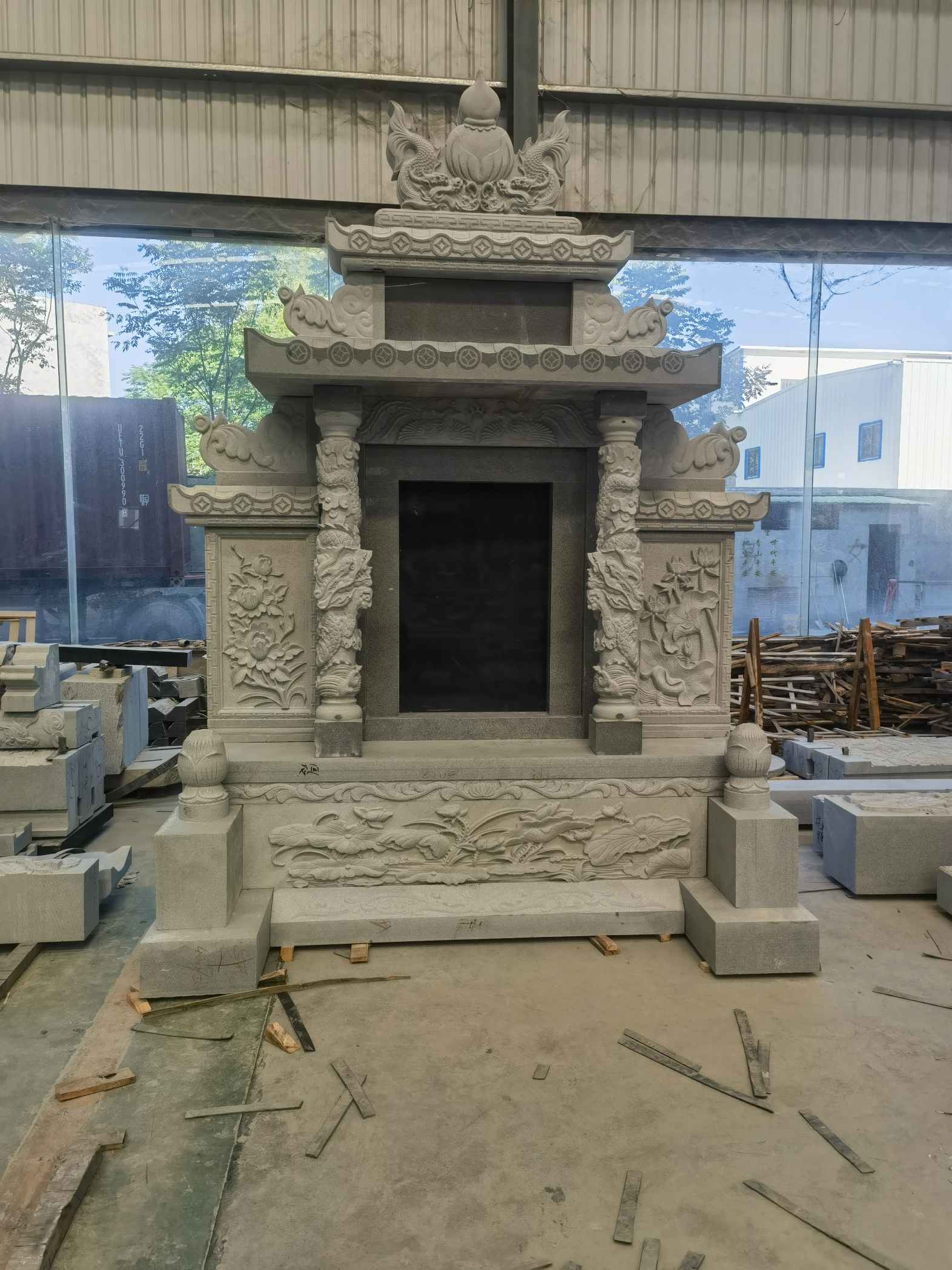 包头 芝麻灰高档墓碑、土墓，一套也支持定做