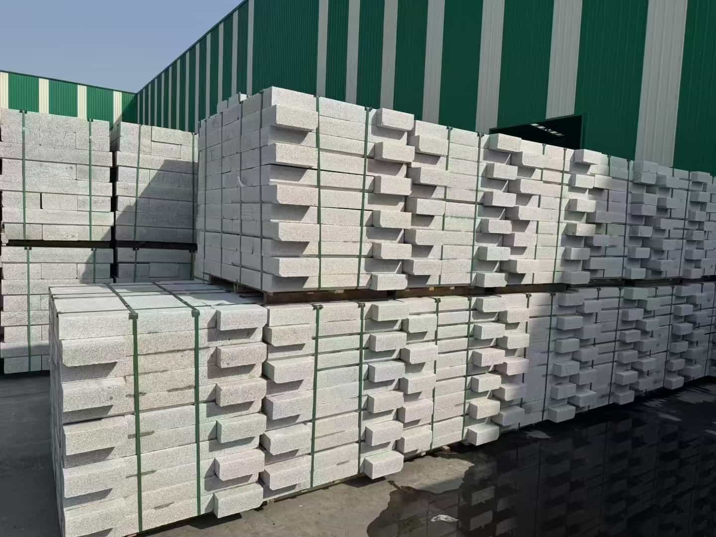 包头芝麻白路沿石