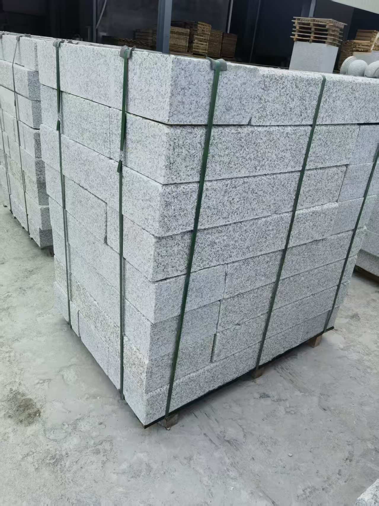 包头 芙蓉白火烧两面路沿石