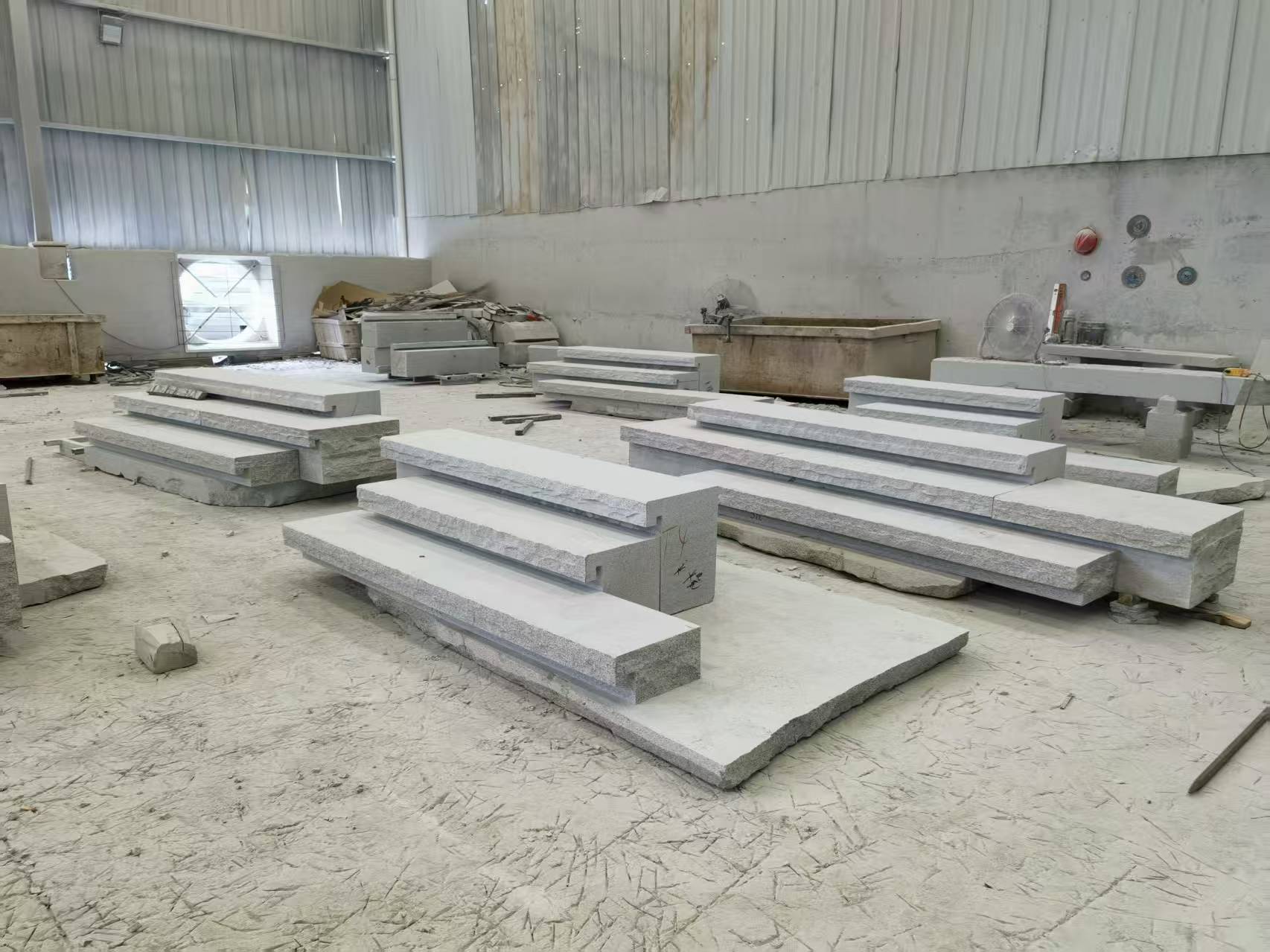 包头 整石台阶（大面火烧+侧面自然面），出货前厂内拼装