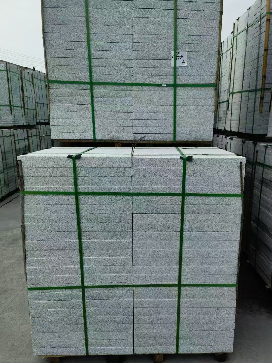 包头 火烧面地铺石，街道广场园林市政工程板，1.8~5.0厚均有现货